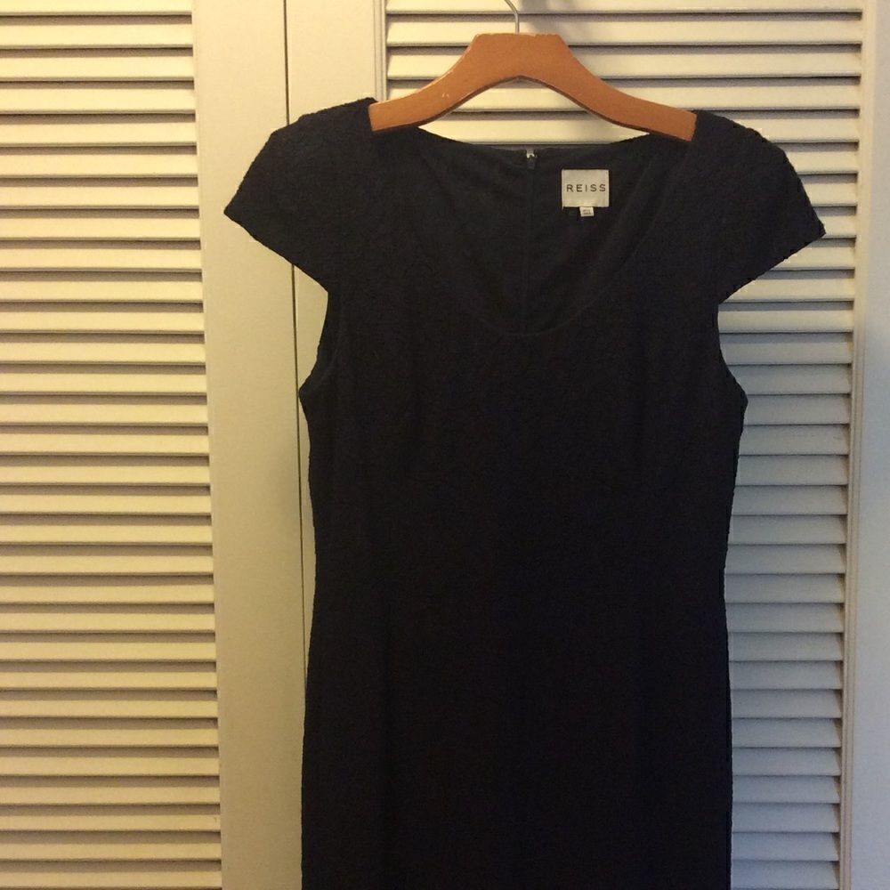 Reiss LBD Midnight 🕛 Navy Blue Romantic Lace over Lining Cap Sleeves shaping!